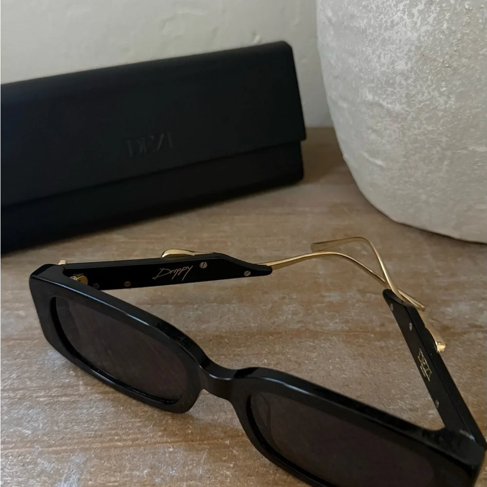 DEZI Drippy Sunglasses